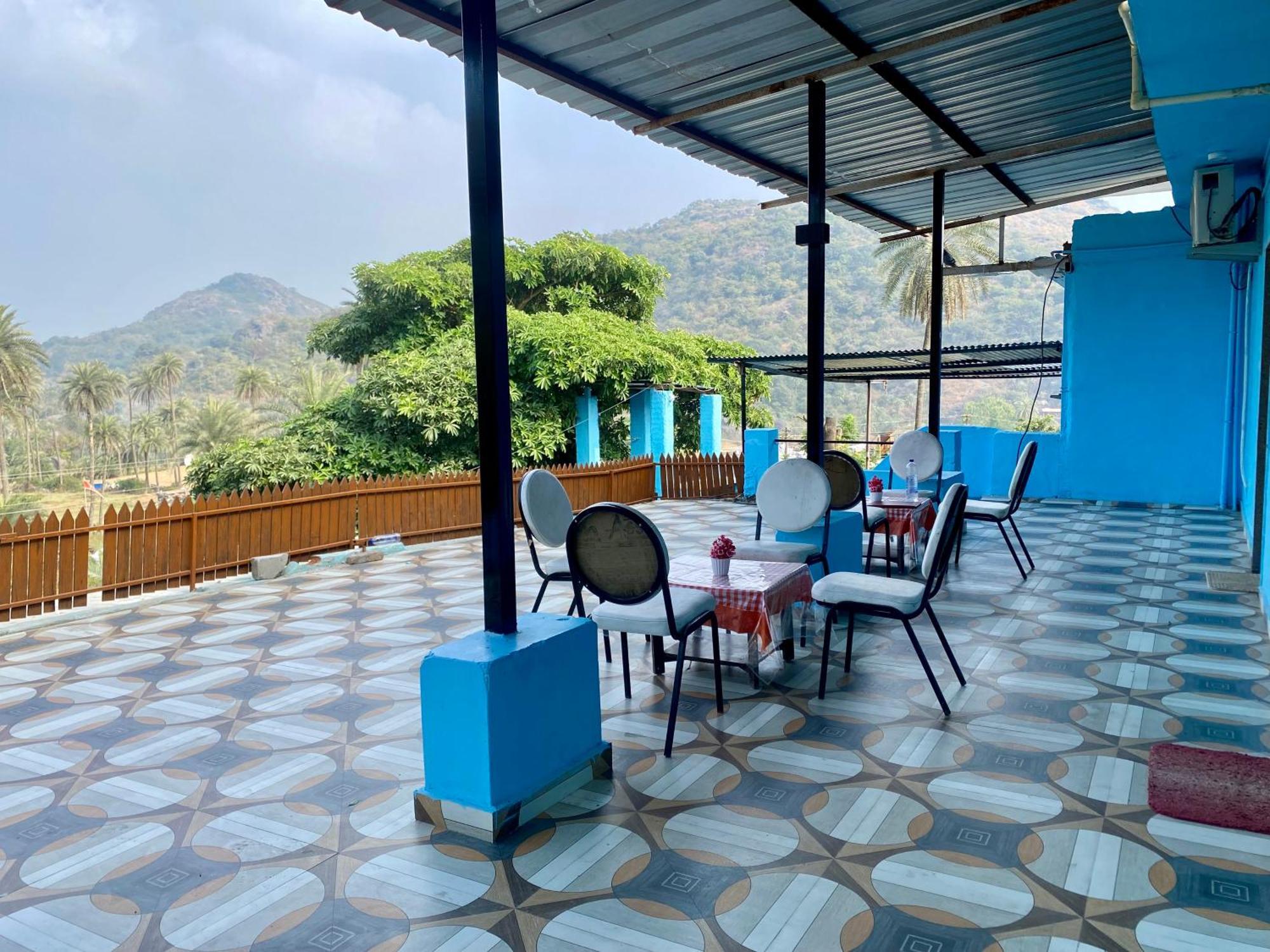 Rudraksha Inn Mount Abu Esterno foto