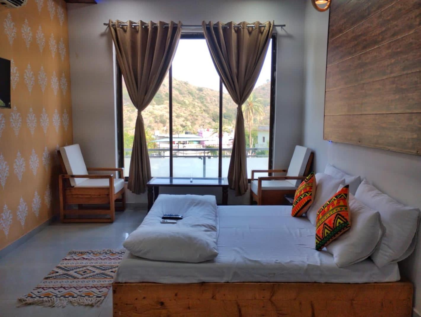 Rudraksha Inn Mount Abu Esterno foto